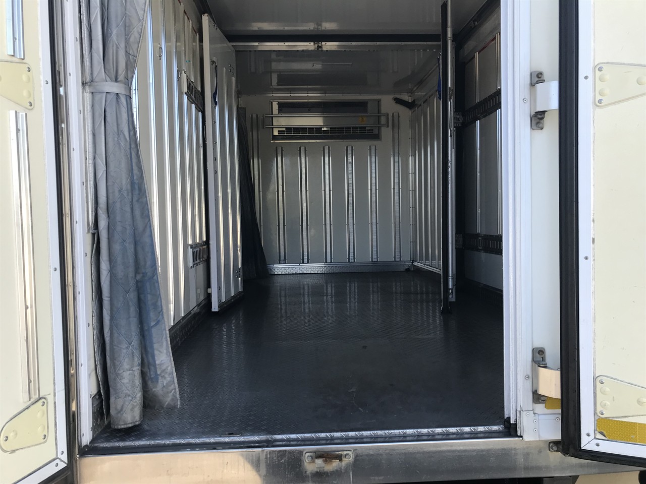 2019 Isuzu Elf