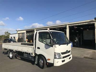 2015 Toyota Dyna - Thumbnail