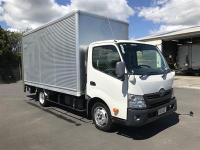 2015 Toyota Dyna - Thumbnail