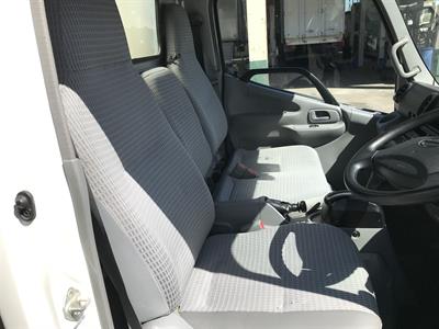 2017 Hino Dutro - Thumbnail