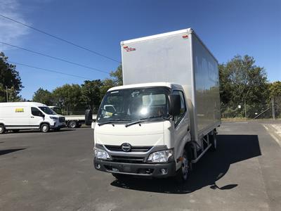 2017 Hino Dutro - Thumbnail