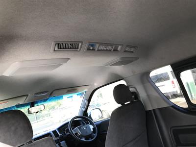 2014 Toyota Hiace - Thumbnail