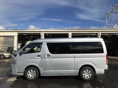 2014 Toyota Hiace - Thumbnail