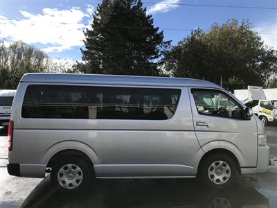 2014 Toyota Hiace - Thumbnail