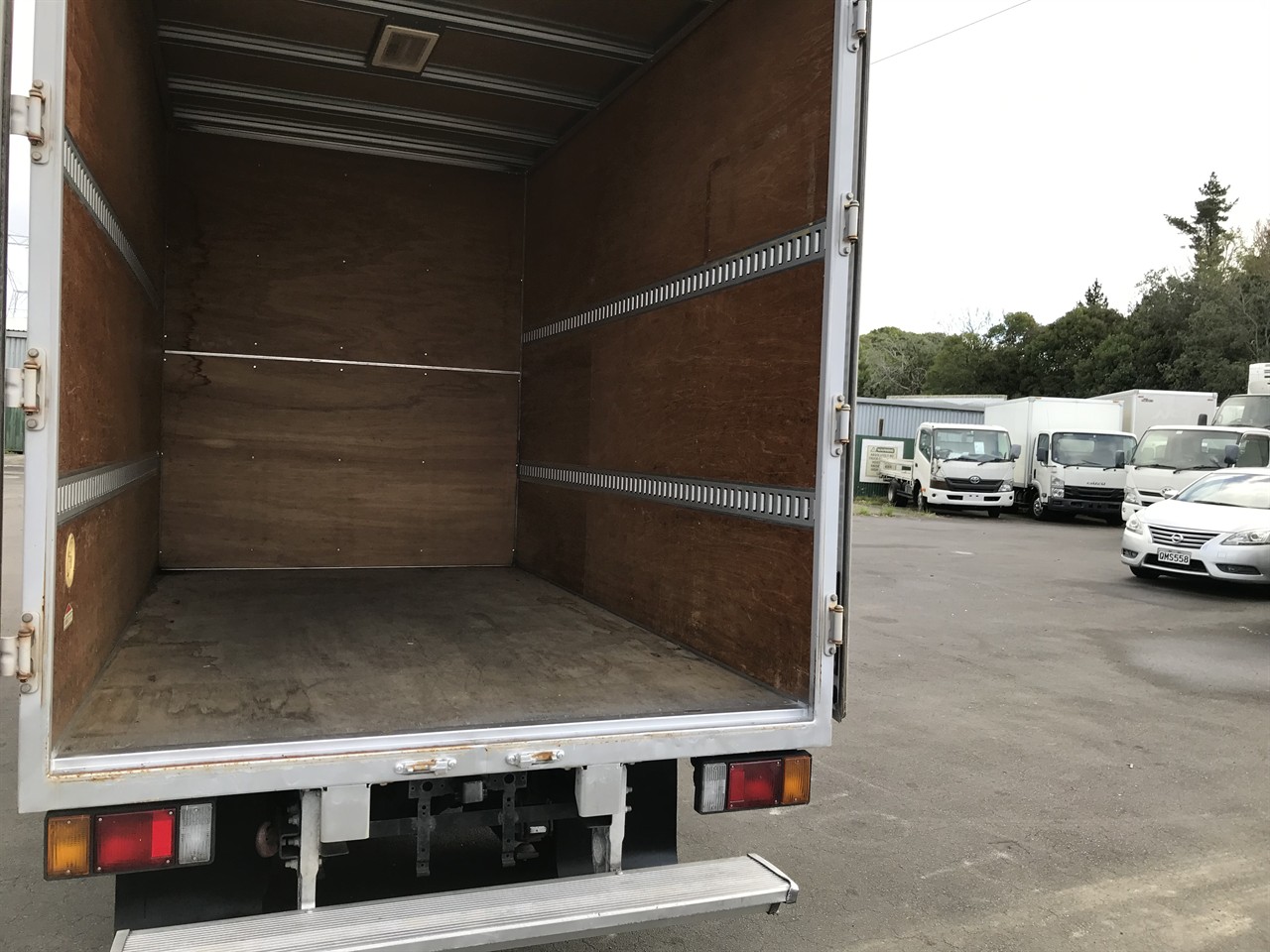 2014 Isuzu Elf