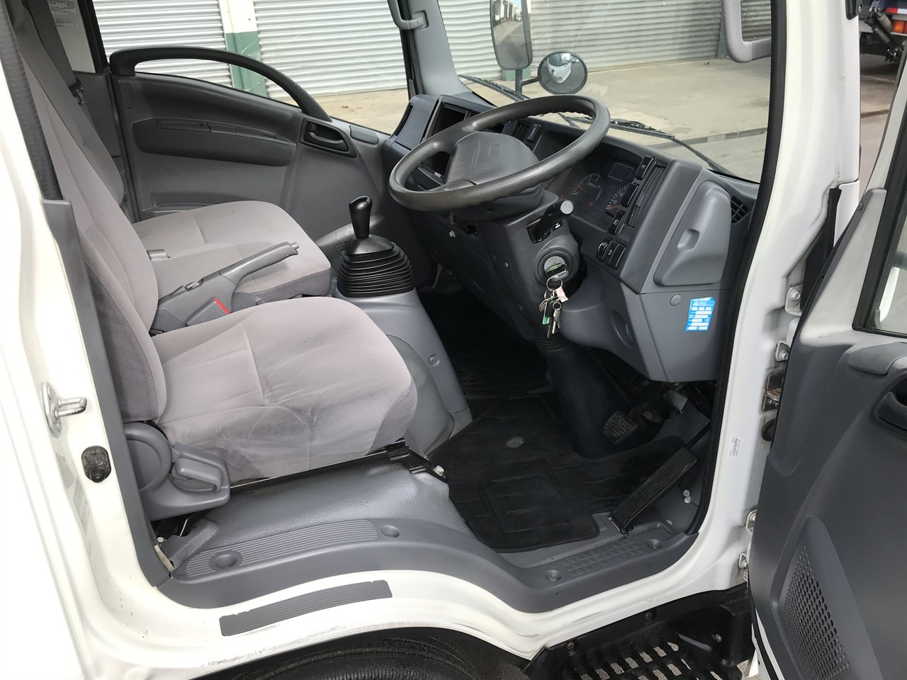 2014 Isuzu Elf