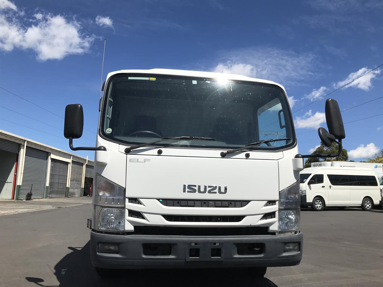 2016 Isuzu Elf