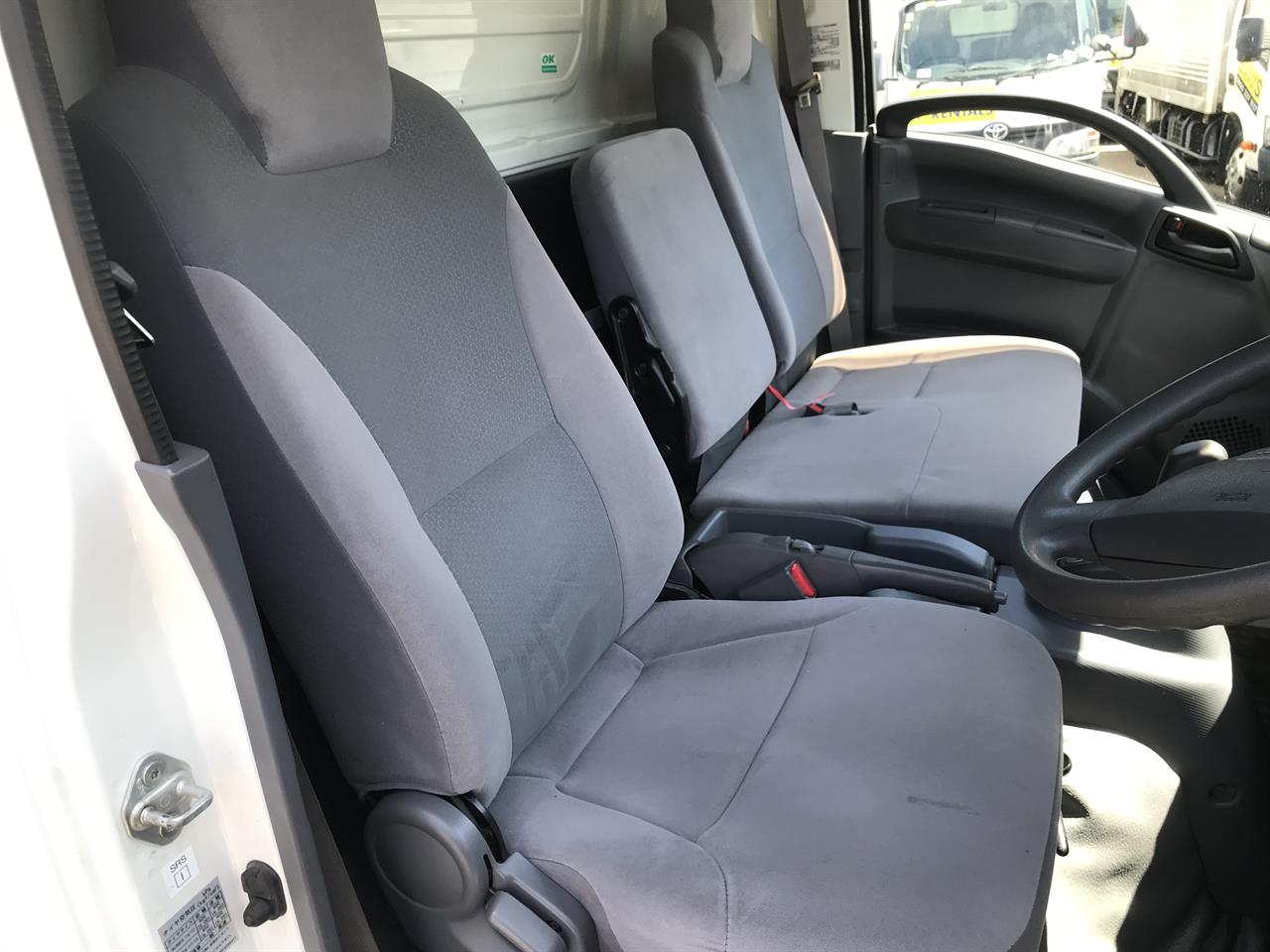 2016 Isuzu Elf