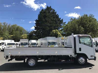 2016 Isuzu Elf - Thumbnail