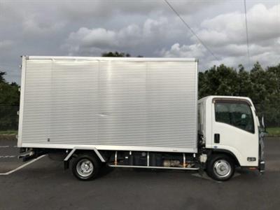 2017 Isuzu Elf - Thumbnail
