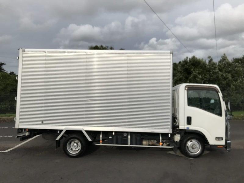 2017 Isuzu Elf