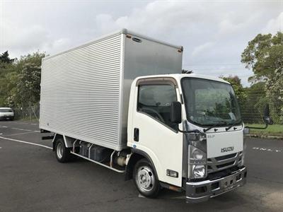 2017 Isuzu Elf - Thumbnail