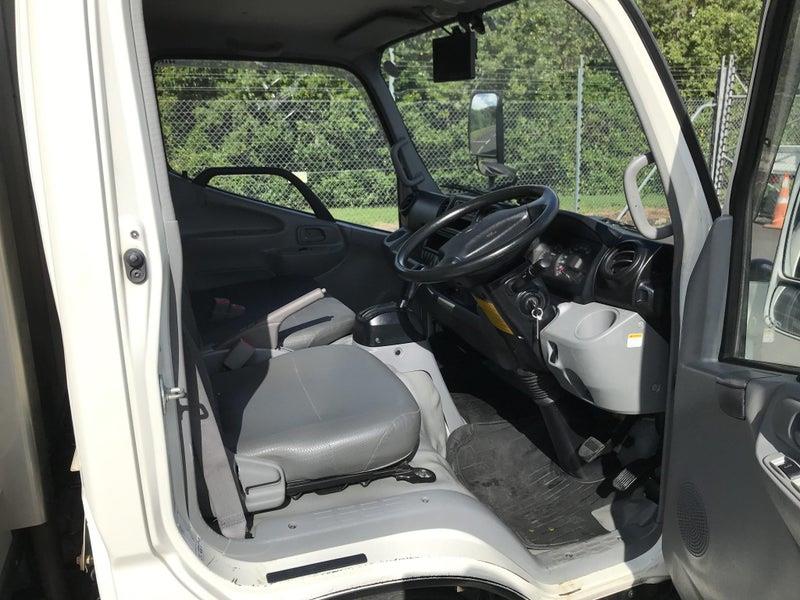 2013 Hino Dutro