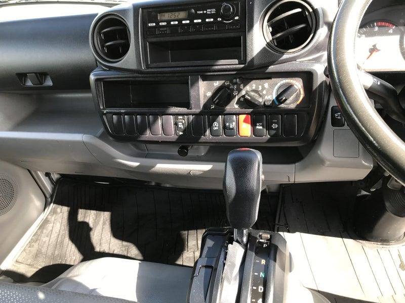 2013 Hino Dutro