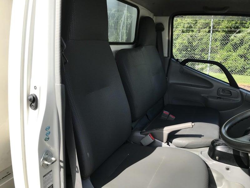 2013 Hino Dutro