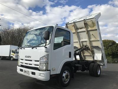 2012 Isuzu Elf - Thumbnail