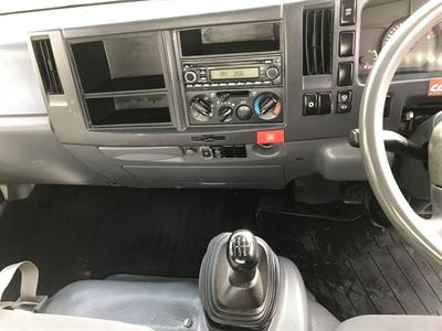 2012 Isuzu Elf - Thumbnail