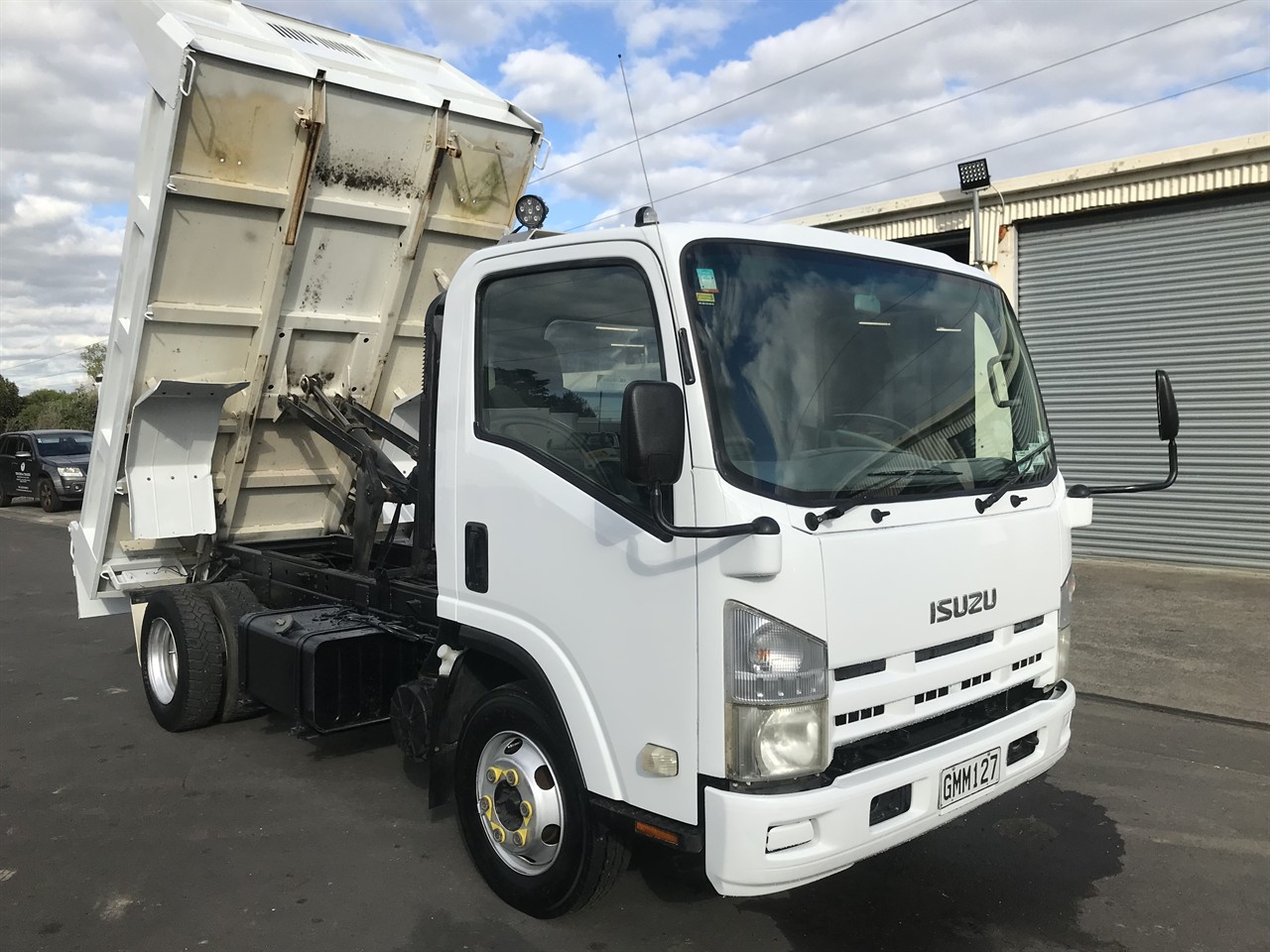 2012 Isuzu Elf