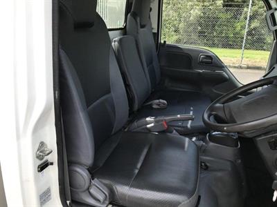 2017 Isuzu Elf - Thumbnail