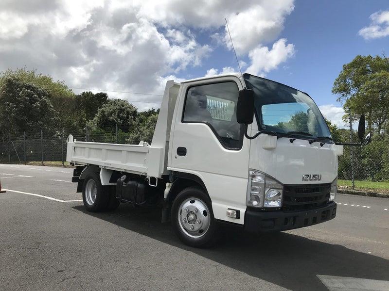 2017 Isuzu Elf