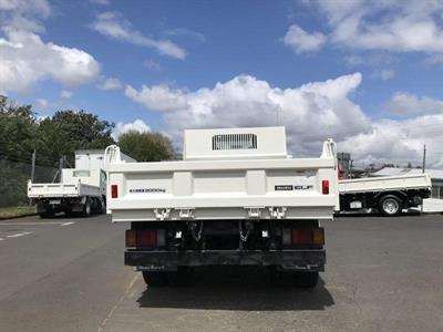 2017 Isuzu Elf - Thumbnail