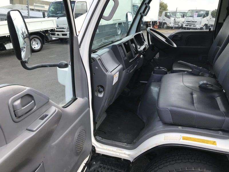 2017 Isuzu Elf