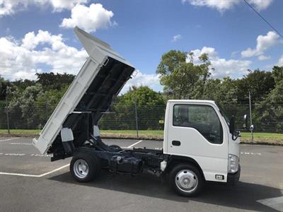 2017 Isuzu Elf - Thumbnail