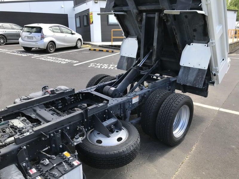 2017 Isuzu Elf