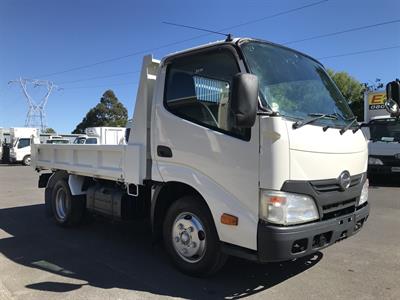 2014 Hino Dutro - Thumbnail