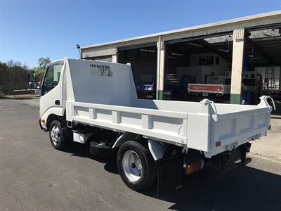 2014 Hino Dutro - Thumbnail