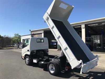 2014 Hino Dutro - Thumbnail