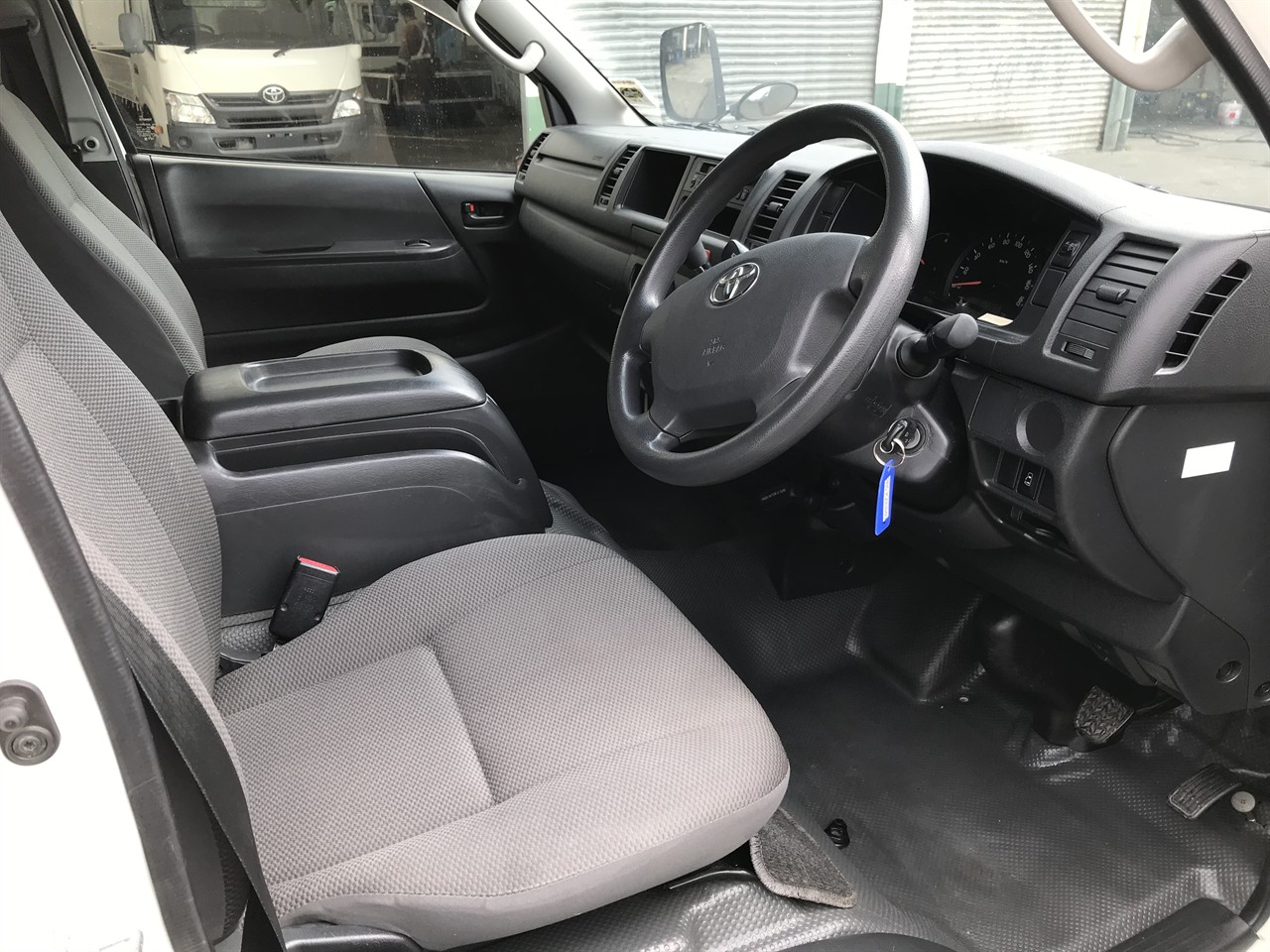 2015 Toyota Hiace