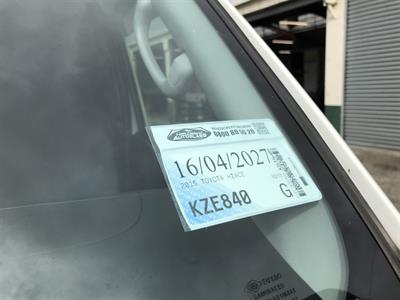 2015 Toyota Hiace - Thumbnail