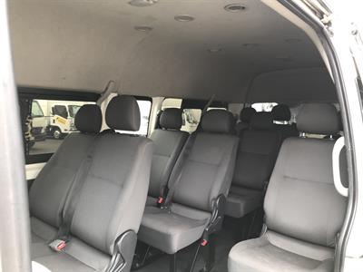 2015 Toyota Hiace - Thumbnail