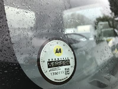 2018 Isuzu Elf - Thumbnail