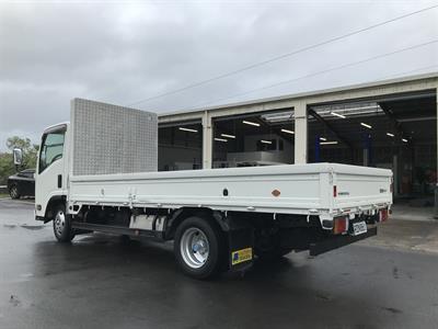 2018 Isuzu Elf - Thumbnail