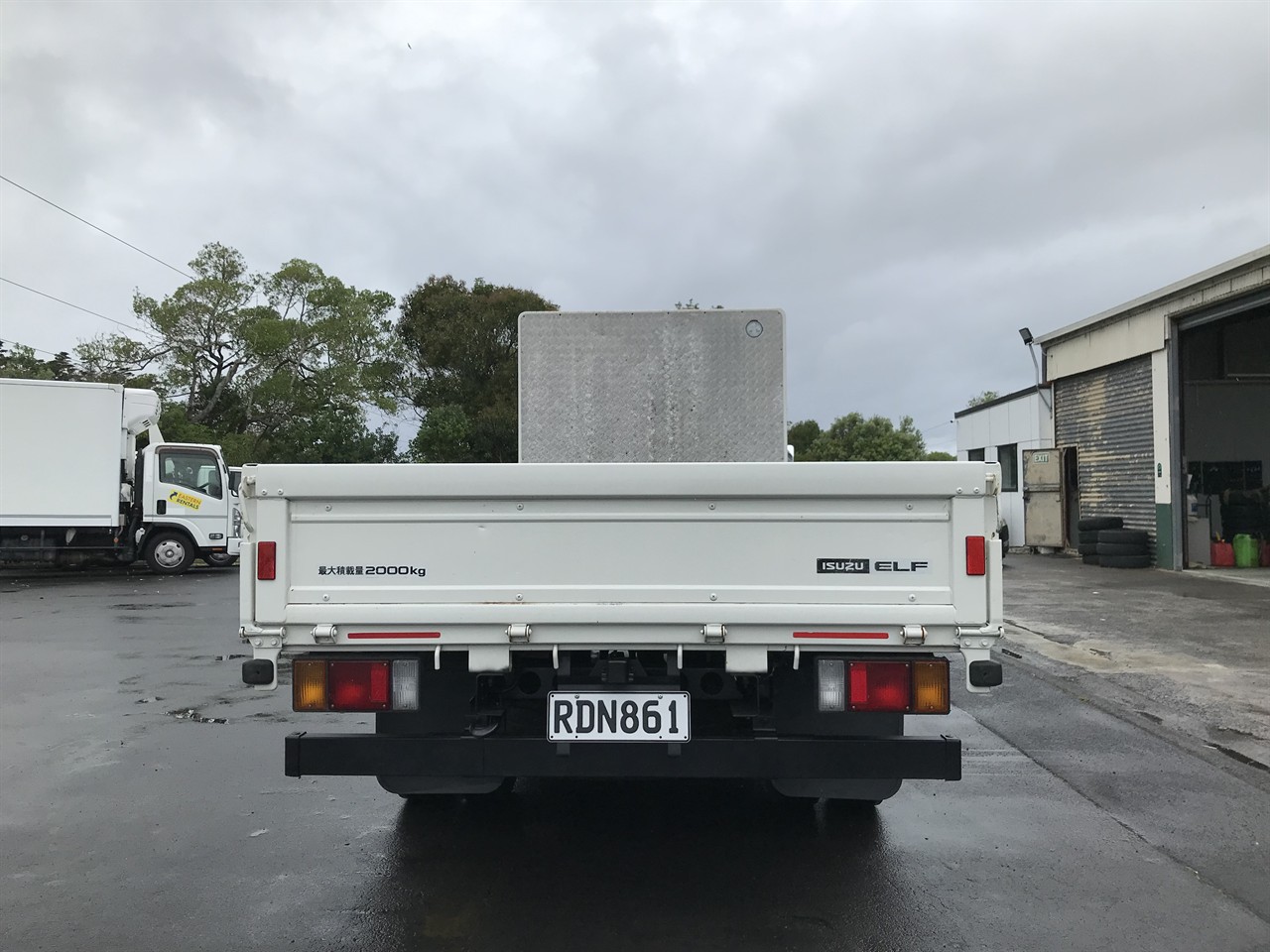 2018 Isuzu Elf