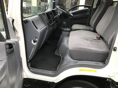 2018 Isuzu Elf - Thumbnail