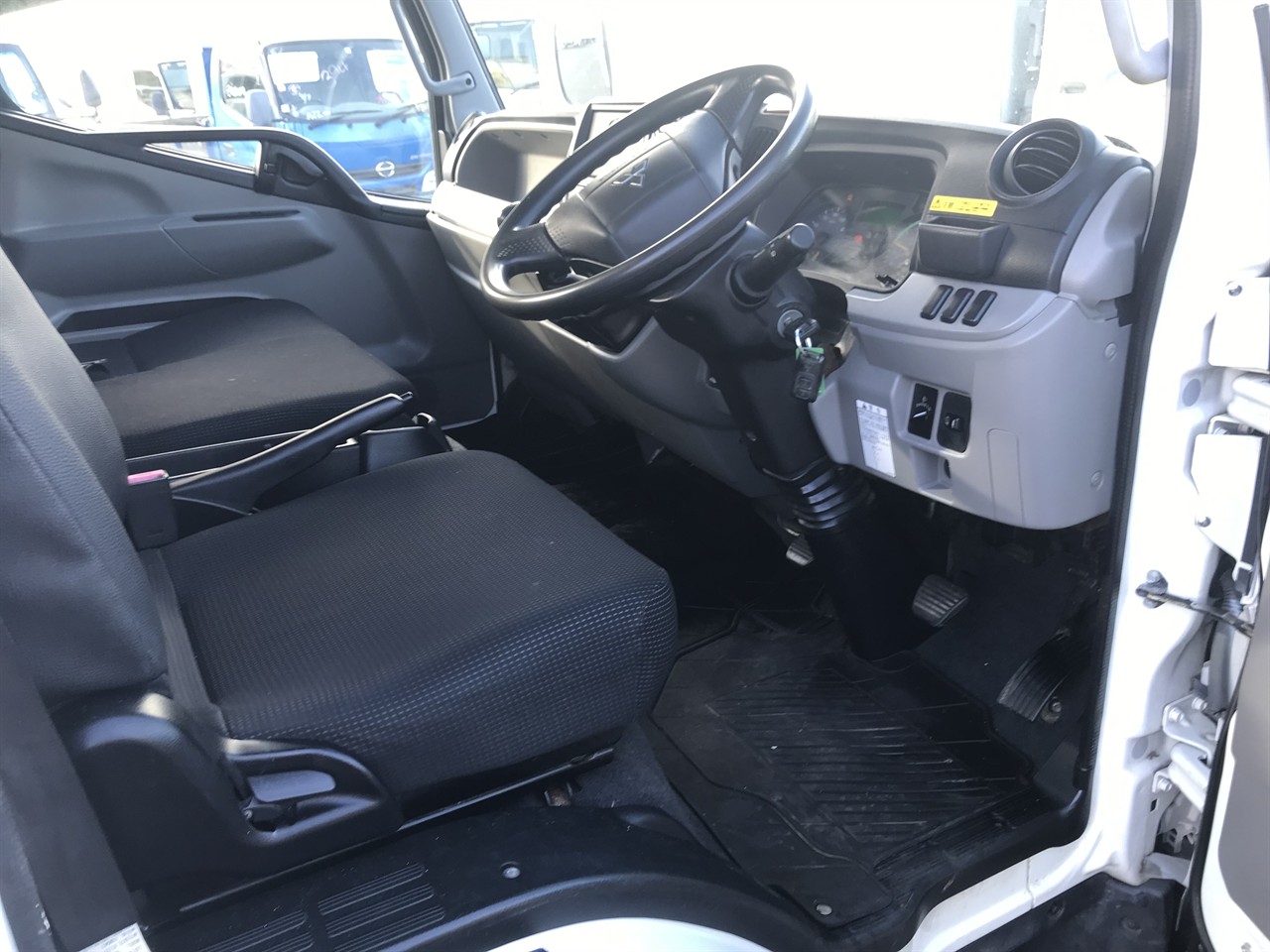2016 Mitsubishi Canter