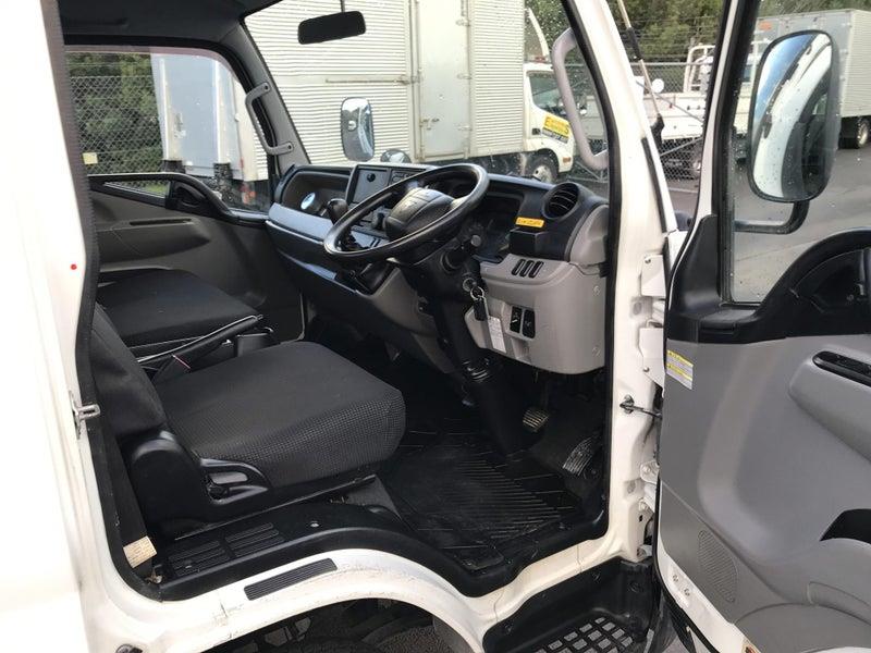2016 Mitsubishi Canter