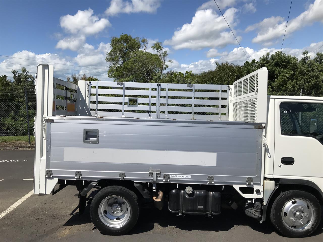 2012 Isuzu Elf