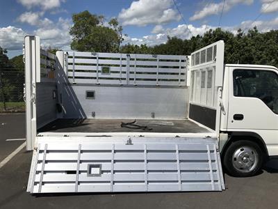 2012 Isuzu Elf - Thumbnail