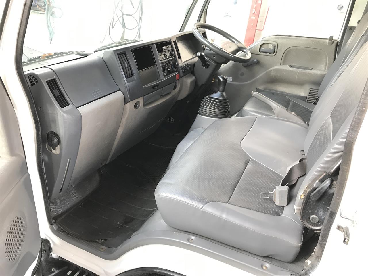 2012 Isuzu Elf