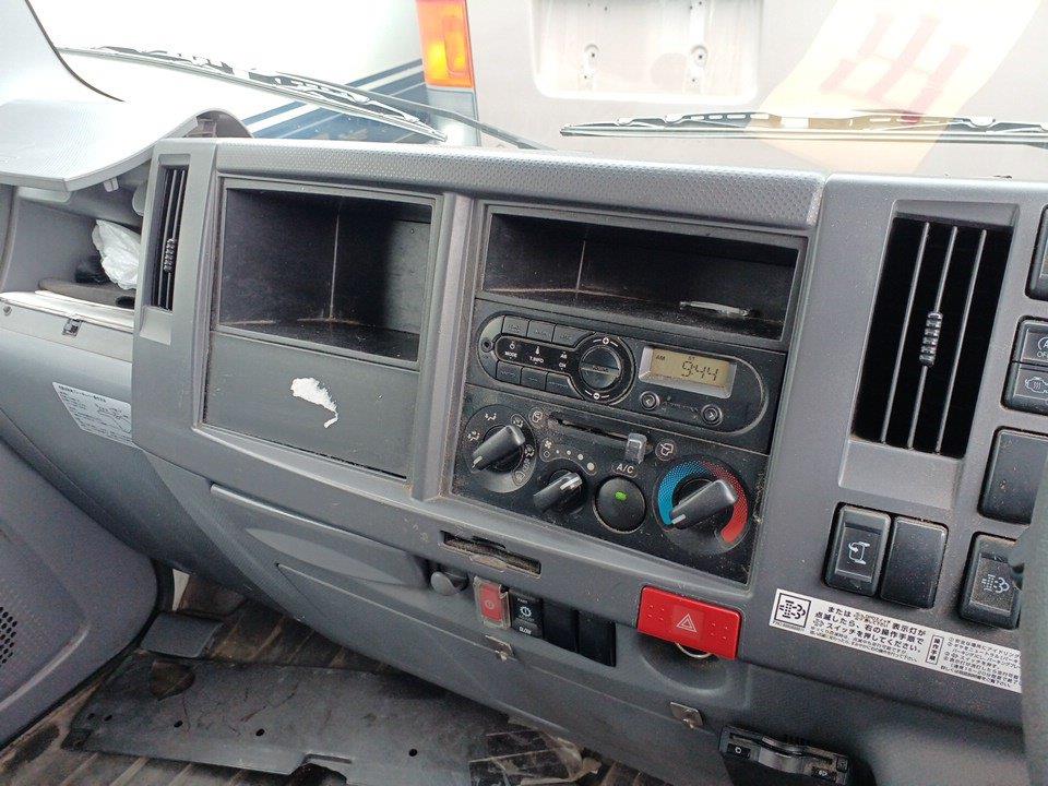 2017 Isuzu Elf