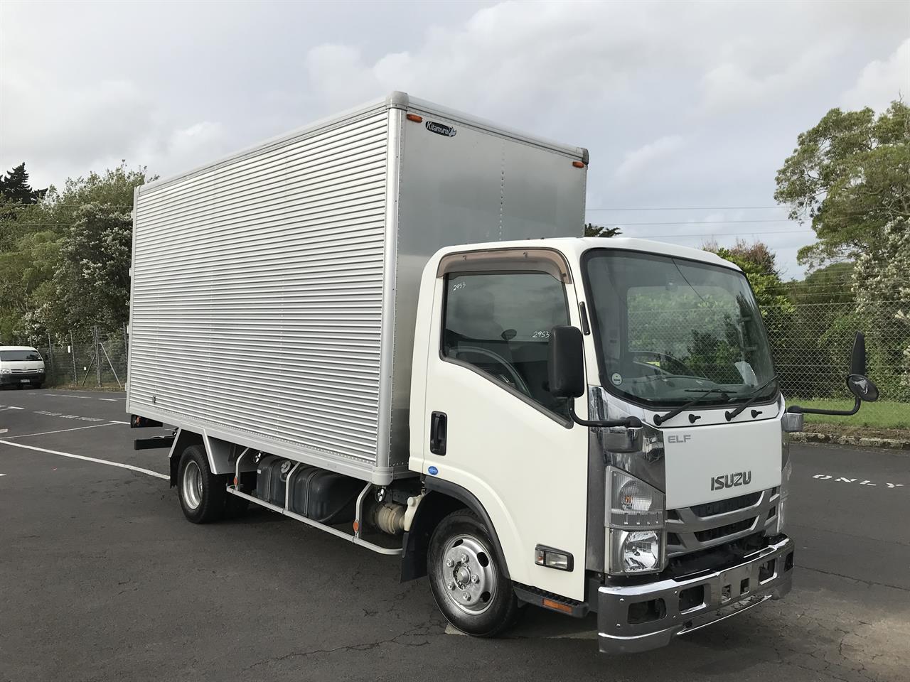 2017 Isuzu Elf