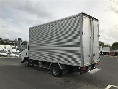 2017 Isuzu Elf - Thumbnail