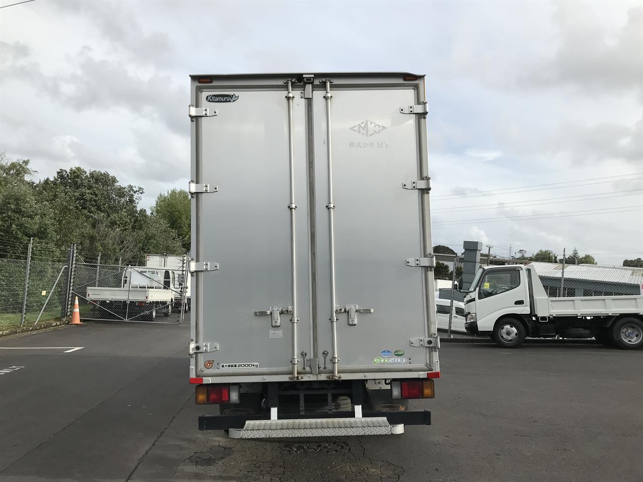 2017 Isuzu Elf