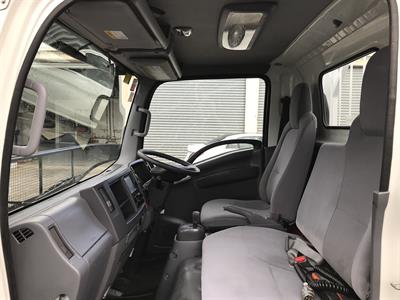 2017 Isuzu Elf - Thumbnail