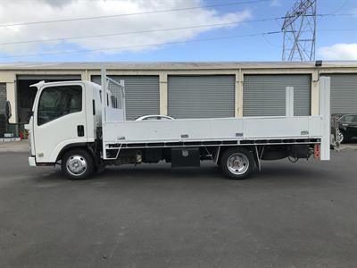 2017 Isuzu Elf - Thumbnail