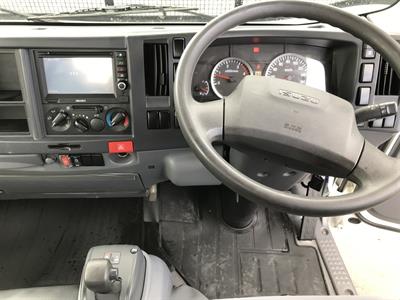 2017 Isuzu Elf - Thumbnail